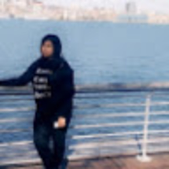 Meet your Posher, Ellie - Picture 1 of 1